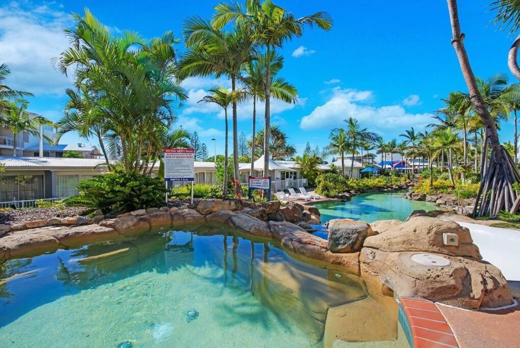 Alex Heads Beachfront Resort King Bed Studio Room Alexandra Headland Exterior photo