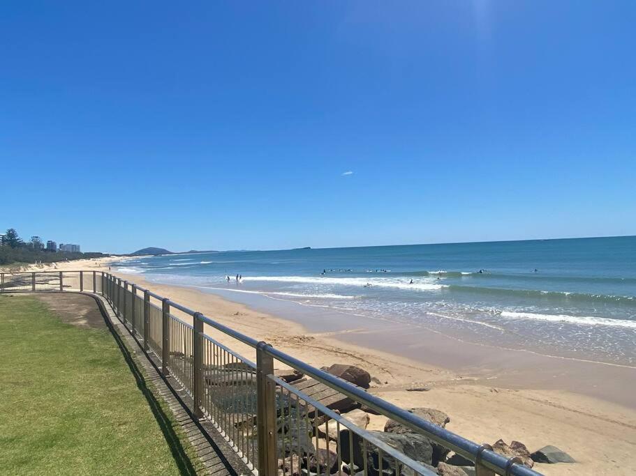 Alex Heads Beachfront Resort King Bed Studio Room Alexandra Headland Exterior photo